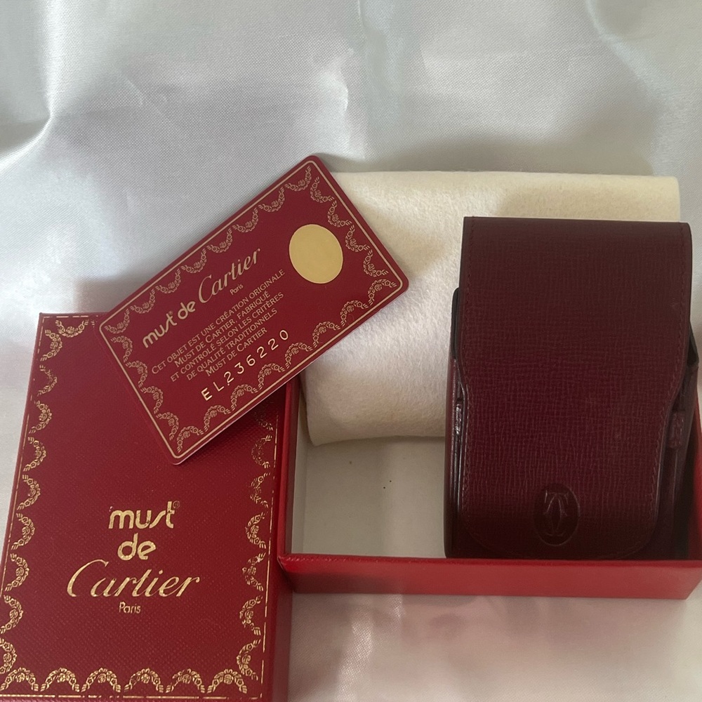 Cartier cigarette case bordauex men’s and women’s.